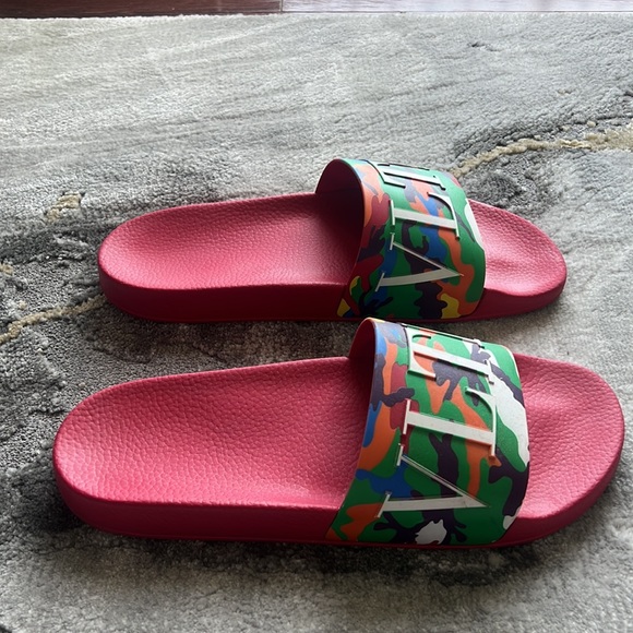 Valentino Slides - Picture 3 of 6
